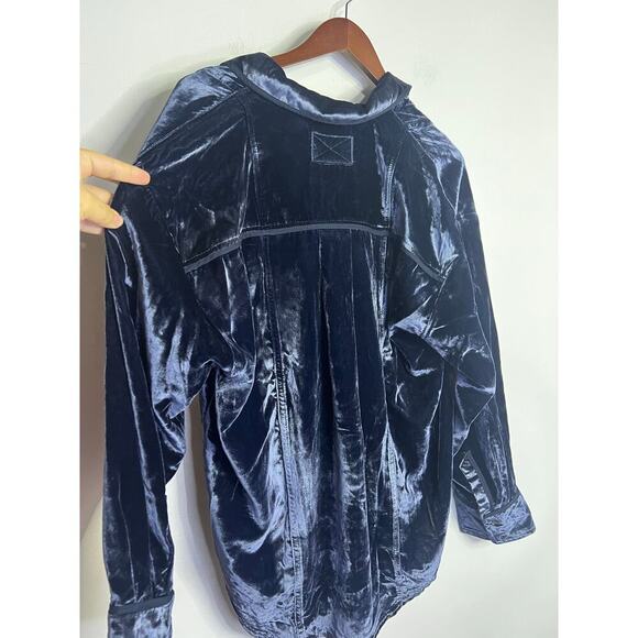 We The Free People Luxy Solid Velvet Shirt Top Womens XSmall Dark Blue Oversized - Picture 5 of 6
